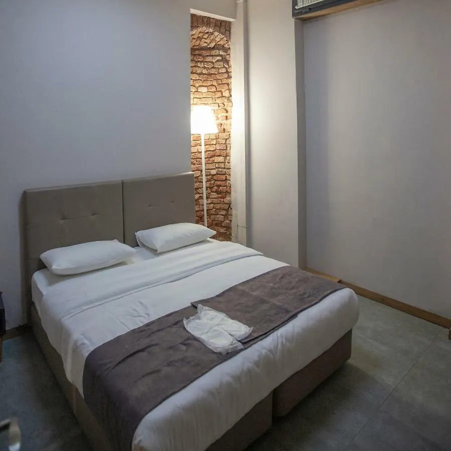 Jurnal Hotel Estambul 2*,