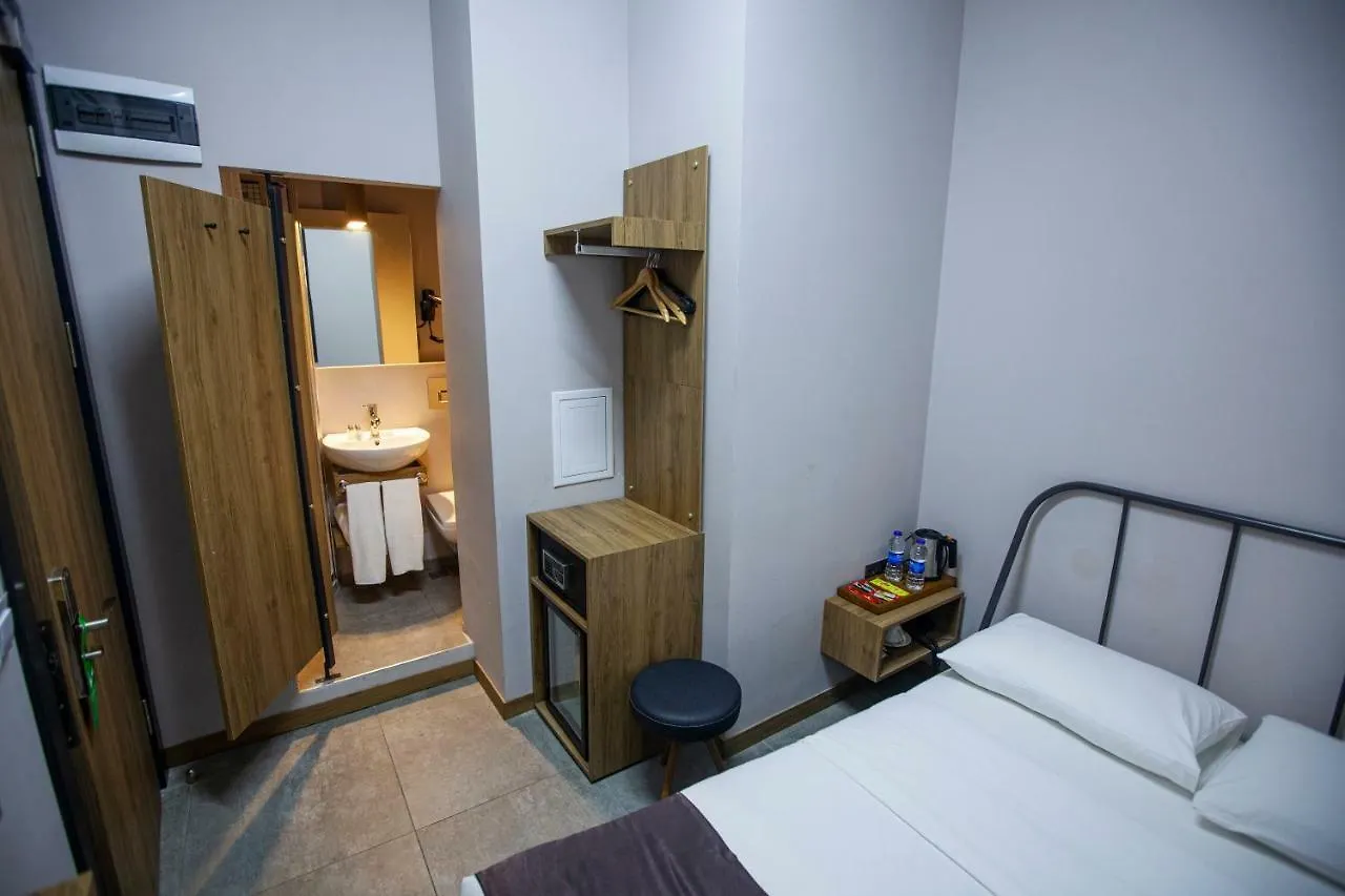 Jurnal Hotel Estambul